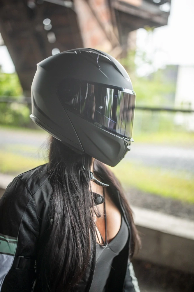 TXR Výklopná přilba na motorku Rival černá matná L